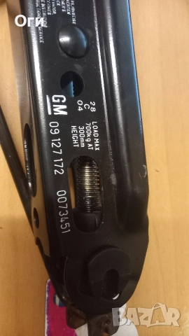 Оригинален крик за Опел Мерива 09 127 172, снимка 2 - Аксесоари и консумативи - 52839789