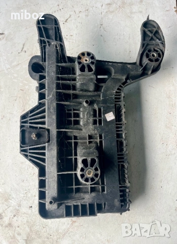 Стойка акумулатор Фолксваген Пасат VW Passat b6, снимка 2 - Части - 54324407