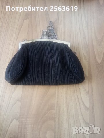 Официална черна чантичка