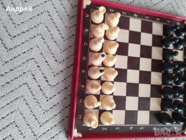 Стар магнитен шах, снимка 4 - Антикварни и старинни предмети - 31164400