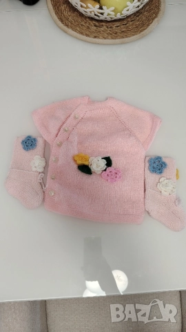 Нови пуловерче с терлички/+6 месеца, снимка 4 - Комплекти за бебе - 52494389