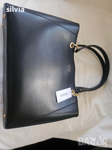 Дамска чанта Guess оригинал, снимка 2 - Чанти - 52444629