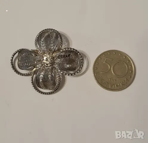 Сребърна брошка