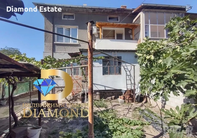 Етаж от двуетажна къща в гр. Първомай