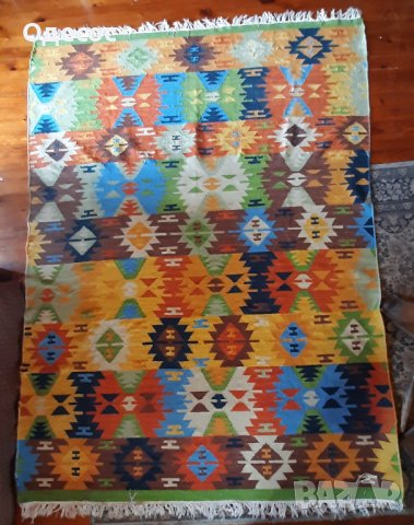 Уникален ръчно тъкан килим