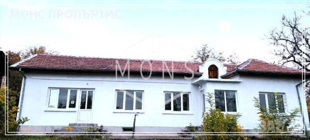 Eдноетажна къща с голям двор в с. Ст. Стамболово, обл. В. Търново.