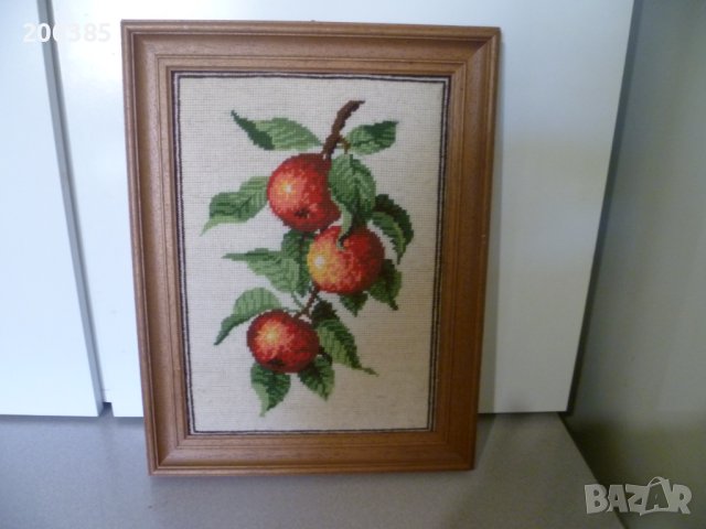 Немски гоблен "Ябълкова клонка". Рамкиран.