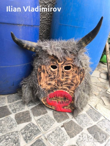 изработка на сурвакарски маски 