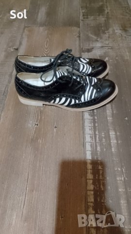 Лачени обувки 37 н., снимка 2 - Дамски ежедневни обувки - 44355038