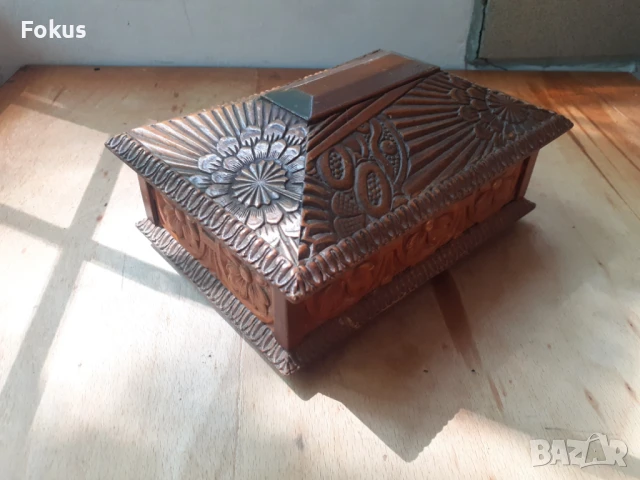 Антикварна музикална дървена кутия Шварцвалд - дърворезба, снимка 3 - Антикварни и старинни предмети - 51132109