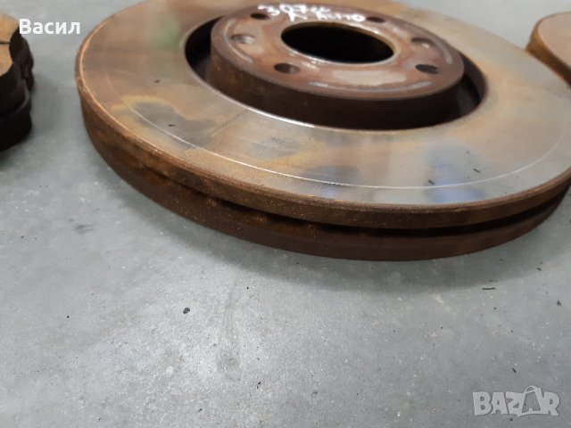 Предни дискове с накладки Peugeot 307 cc 2.0 136к.с AUTOMATIC Пежо 307 Кабрио АВТОМАТИК 2.0 136к.с, снимка 4 - Части - 30478894