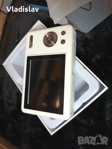 Компактен цифров фотоапарат