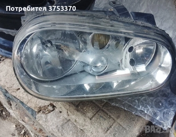 Ляв и десен фар Hella Голф 4, снимка 1 - Части - 54118929