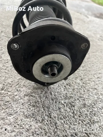 Амортисьор преден Фолксваген Голф 5 VW Golf, снимка 2 - Части - 50179665