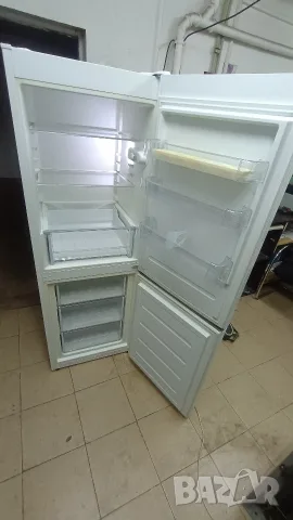 Хладилник с фризер INDESIT , снимка 7 - Хладилници - 55877270