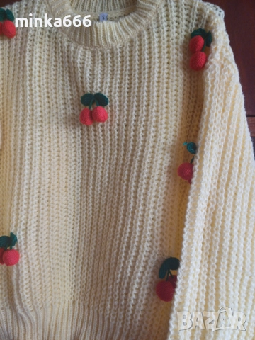 Ръчно плетиво.Пуловер с черешки.