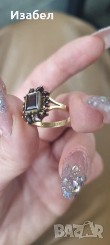 14 карата обеци и 8 карата пръстен с гранати, снимка 4 - Бижутерийни комплекти - 53366308