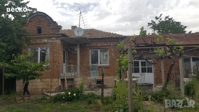 продавам къща в село червенци от собственик