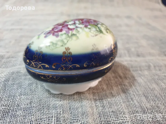 Порцеланова бижутиера с форма на яйце