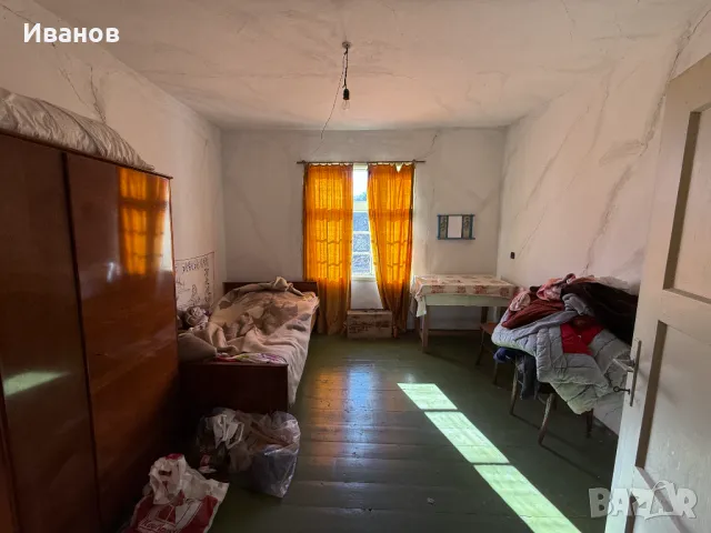 Къща с двор и селскостопански постройки, снимка 8 - Къщи - 49083513