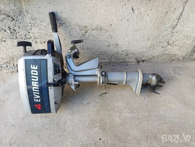 Извънбордов двутактов двигател за лодка Evinrude, 4 конски сили, произведен в САЩ, два цилиндъра, снимка 2 - Воден транспорт - 55975505