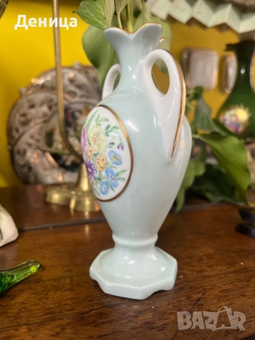 Малка вазичка с двустранна и  ръчно рисувана декорация.  Височина-13.5 см Цена-20 лв, снимка 3 - Вази - 52871148