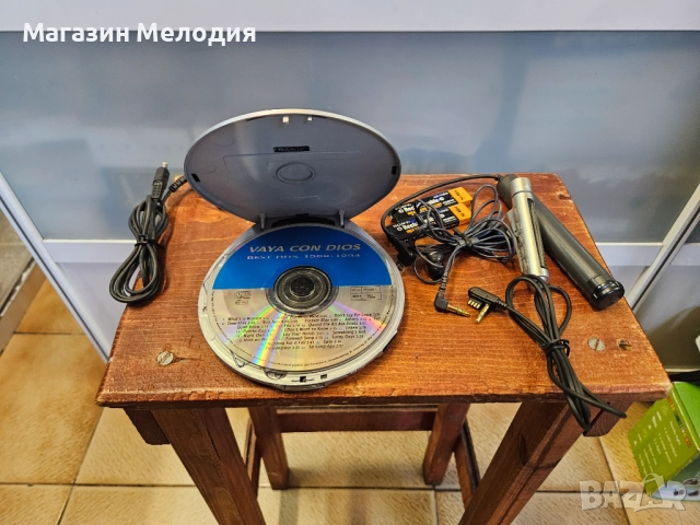 Дискмен SONY D-EJ925 Walkman Portable CD Player Xtra Lightweight Skip G-protection В отлично техниче, снимка 12 - Други - 52639867