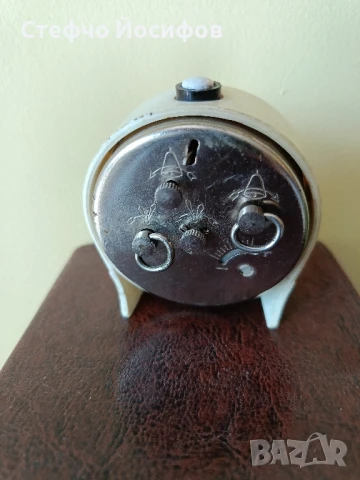 Будилник Слава, снимка 2 - Антикварни и старинни предмети - 47387766