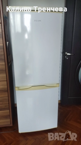 Хладилник с фризер CROWN, снимка 4 - Хладилници - 52511685