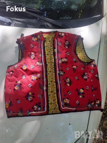 Старо червено шарено елече елек за народна носия