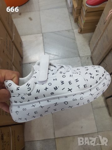 Обувки, снимка 2 - Дамски ежедневни обувки - 42274270