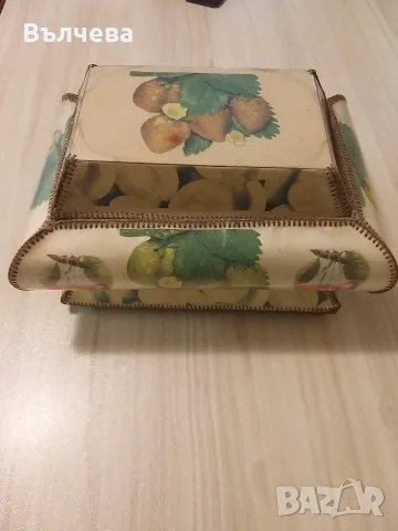 Старинна кутия за бижута