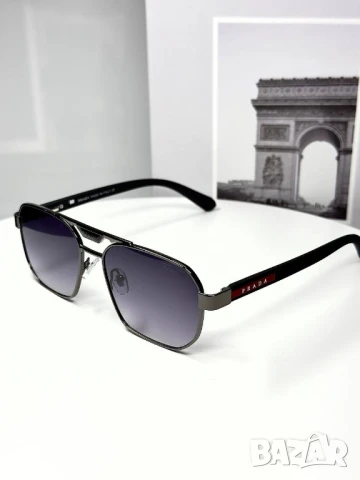 очила с калъф prada , снимка 6 - Слънчеви и диоптрични очила - 50572967