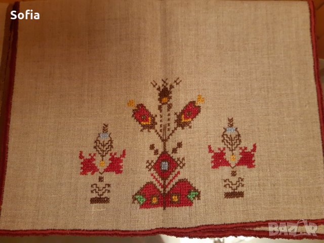 Подарък/ Покривки ръчна изработка : Шестограм и Елипса в бяло от 90-те/БГ Шевици 5бр с бродерии , снимка 2 - Покривки за маси - 31525020