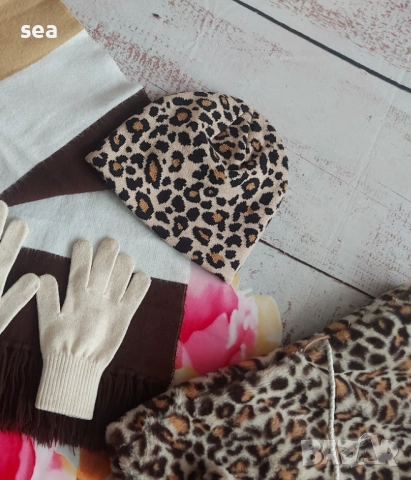 Зимен сет пухкав елек, шал, шапка , ръкавици, снимка 2 - Детски якета и елеци - 51618569