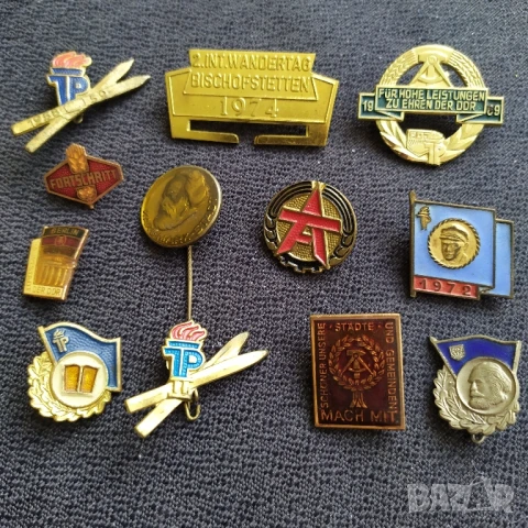 12 германски бронзови соц. значки