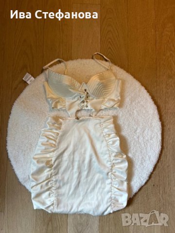  Разкошен бял сатенен сатен сет костюм комплект от две части Oh Polly , снимка 6 - Комплекти - 36748239