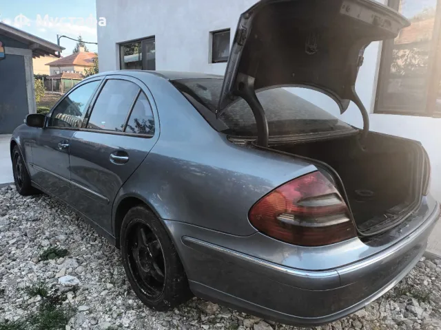 Mercedes E220 на части , снимка 4 - Автомобили и джипове - 49929172