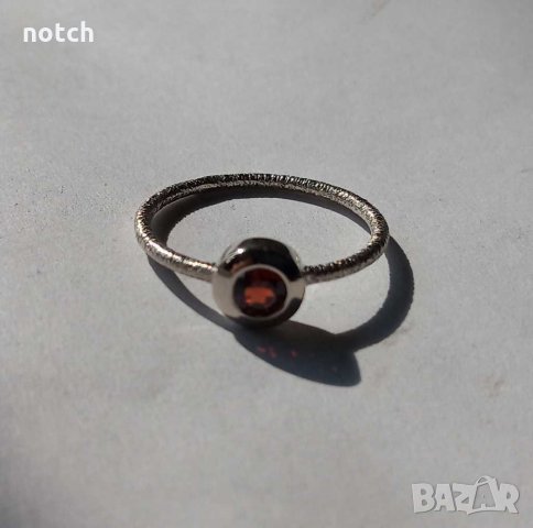 Пръстен бяло злато с гранат, снимка 2 - Пръстени - 30094012