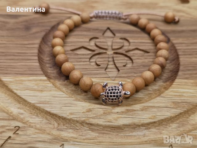 Мъжка/дамска гривна от ароматно сандалово дърво Туя и сребърна Костенурка с розово покритие, снимка 1