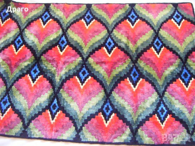 Плюшен ковьор , снимка 3 - Антикварни и старинни предмети - 32138294