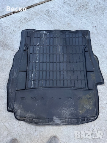 Гумена стелка за багажник за е39 седан