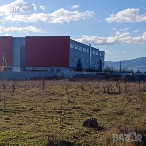 Имот със сгради в бивш Стопански двор , снимка 2 - Парцели - 39224630