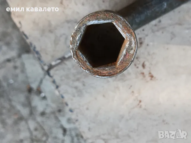 ключ за джанти, снимка 3 - Ключове - 46549957