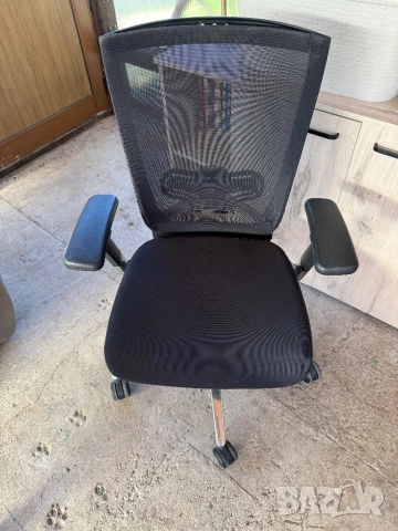 Продавам офис стол Sidiz T50, снимка 2 - Столове - 52222065