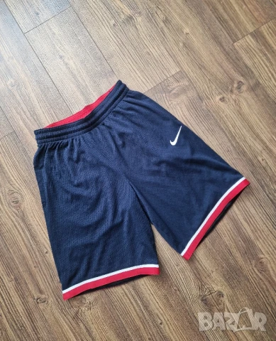 Страхотни мъжки къси  панталони NIKE ,винтидж модел, размер М , снимка 2 - Къси панталони - 50861495