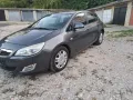 Опел Астра J 1,6 бензин 115коня , снимка 2