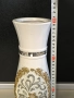 Керамична ваза украсена със златисти и сребристи мотиви, снимка 2