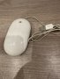 APPLE мишка оригинална, снимка 1 - Резервни части за телефони - 42734373