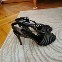 Обувки на GiAnni , снимка 1 - Дамски обувки на ток - 40851648